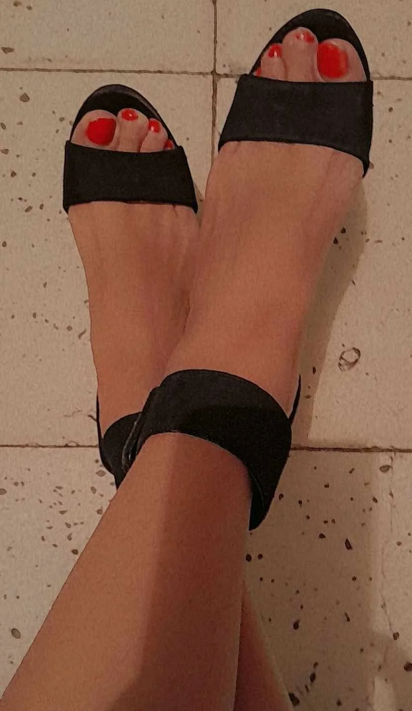 Fernanda sleeping footjob image 36