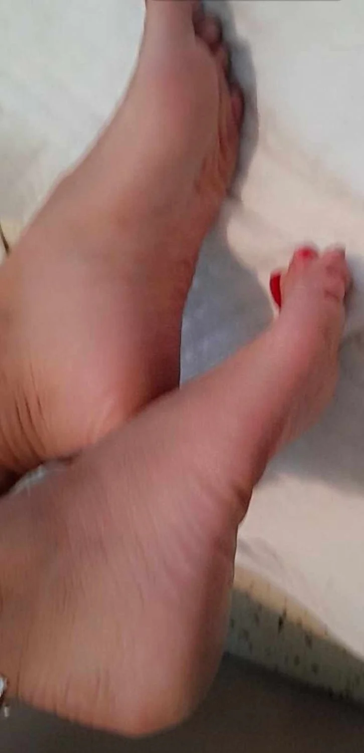 Fernanda sleeping footjob image 40