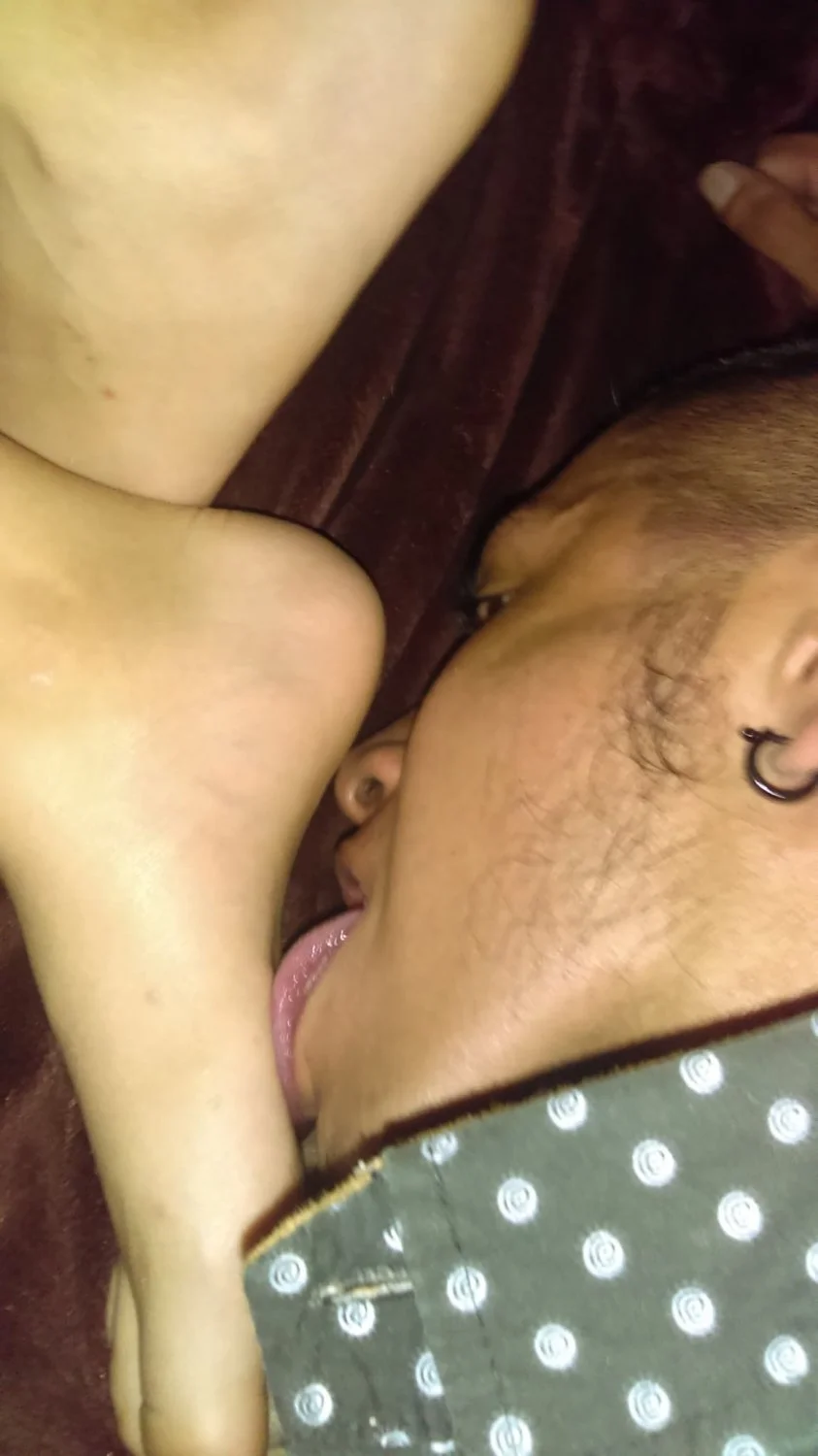 Fernanda sleeping footjob image 9