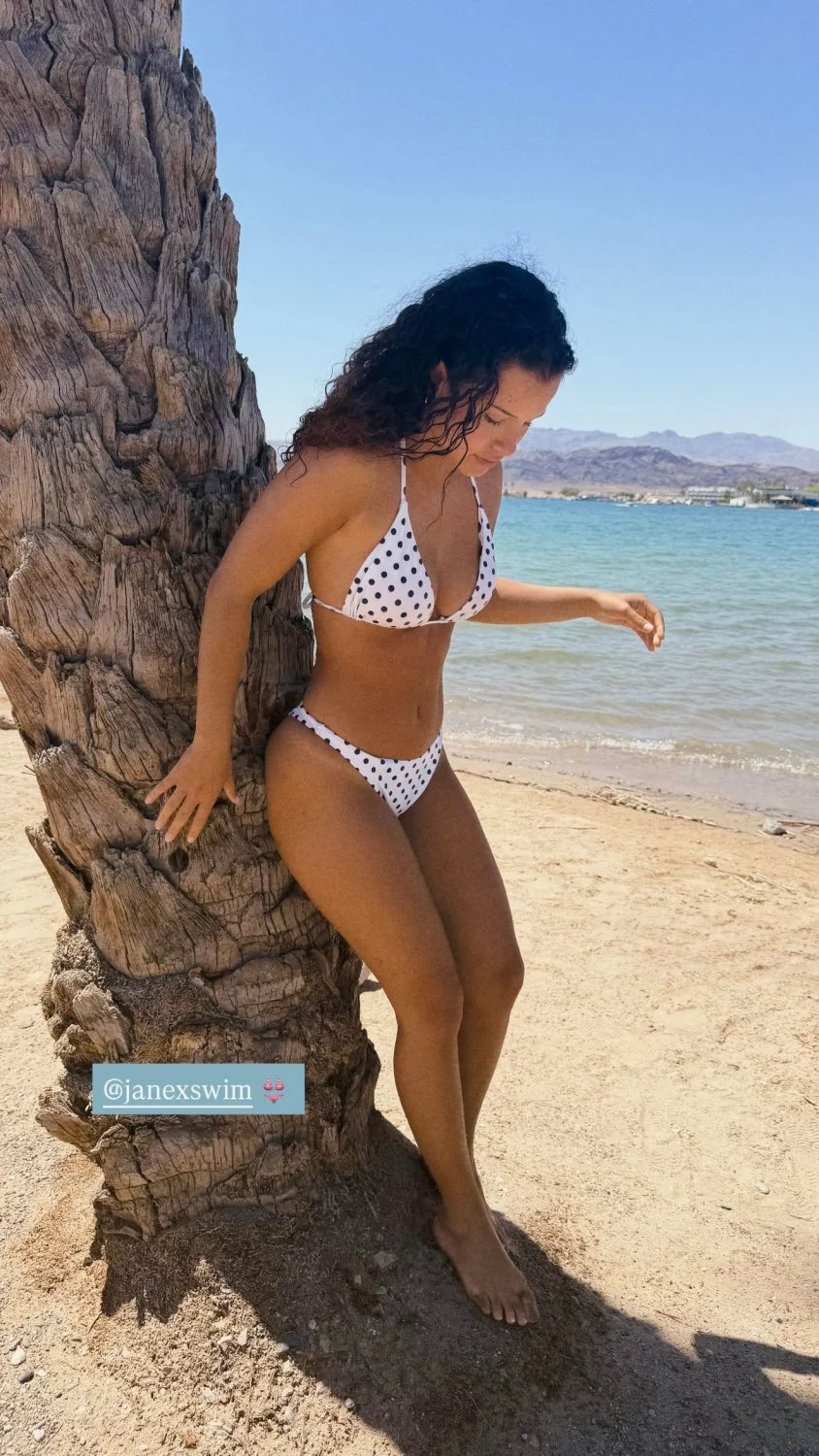 Gabi essa muito deliciosa...Gabriella Saraivah a beleza novinha , tao gostosa !!! image 2