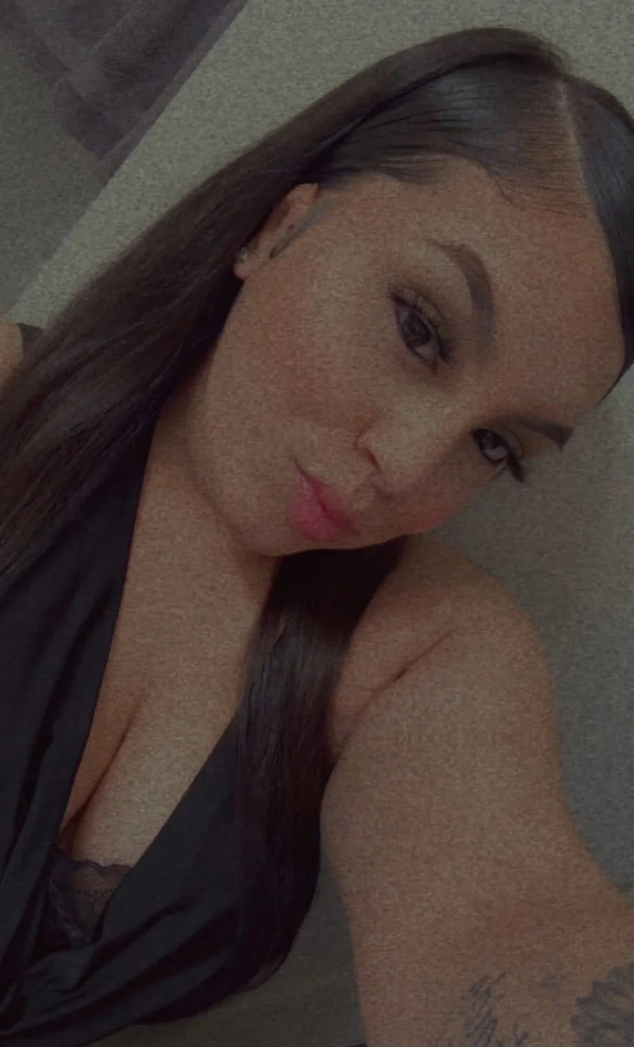 Pretty thick Latina Stockton ca who has her nudes image 5