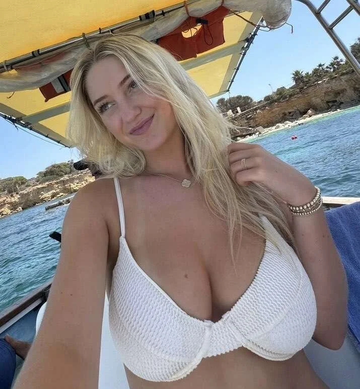 Sydney thomas hot. (Join the discord in the comments) image 14