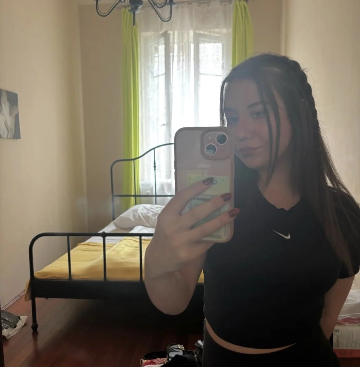 Busty UK Teen Nudes main image
