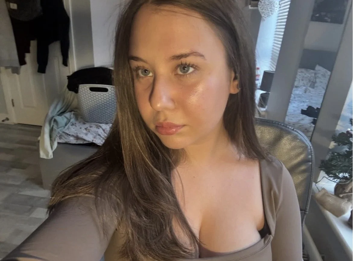 Busty UK Teen Nudes image 3