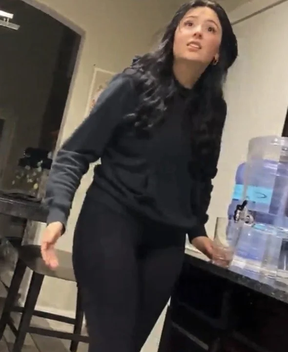 Thick stepsis catches brother recording her at dinner image 7
