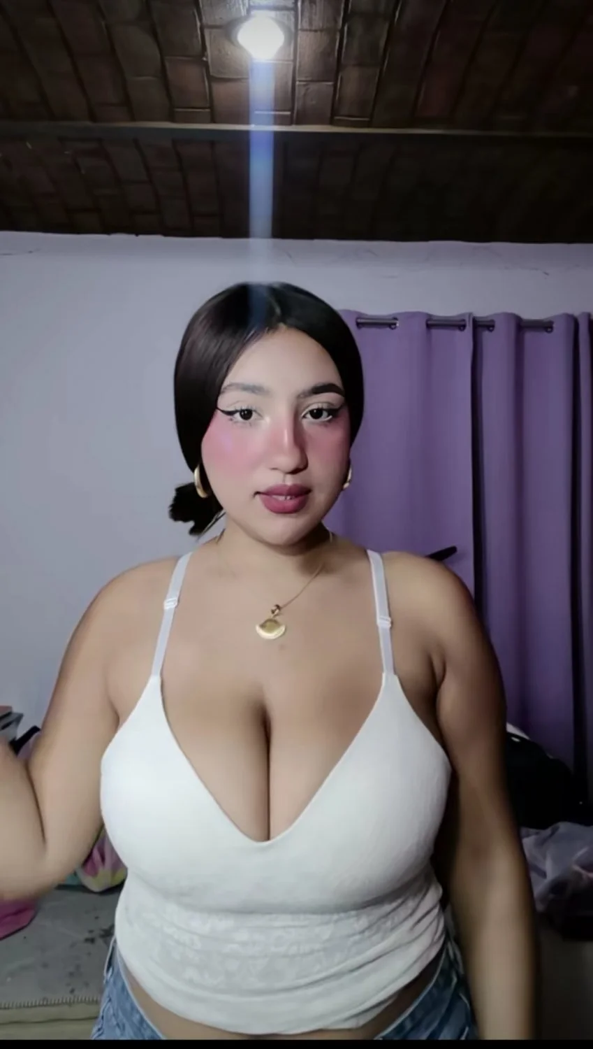 rica tetona image 3