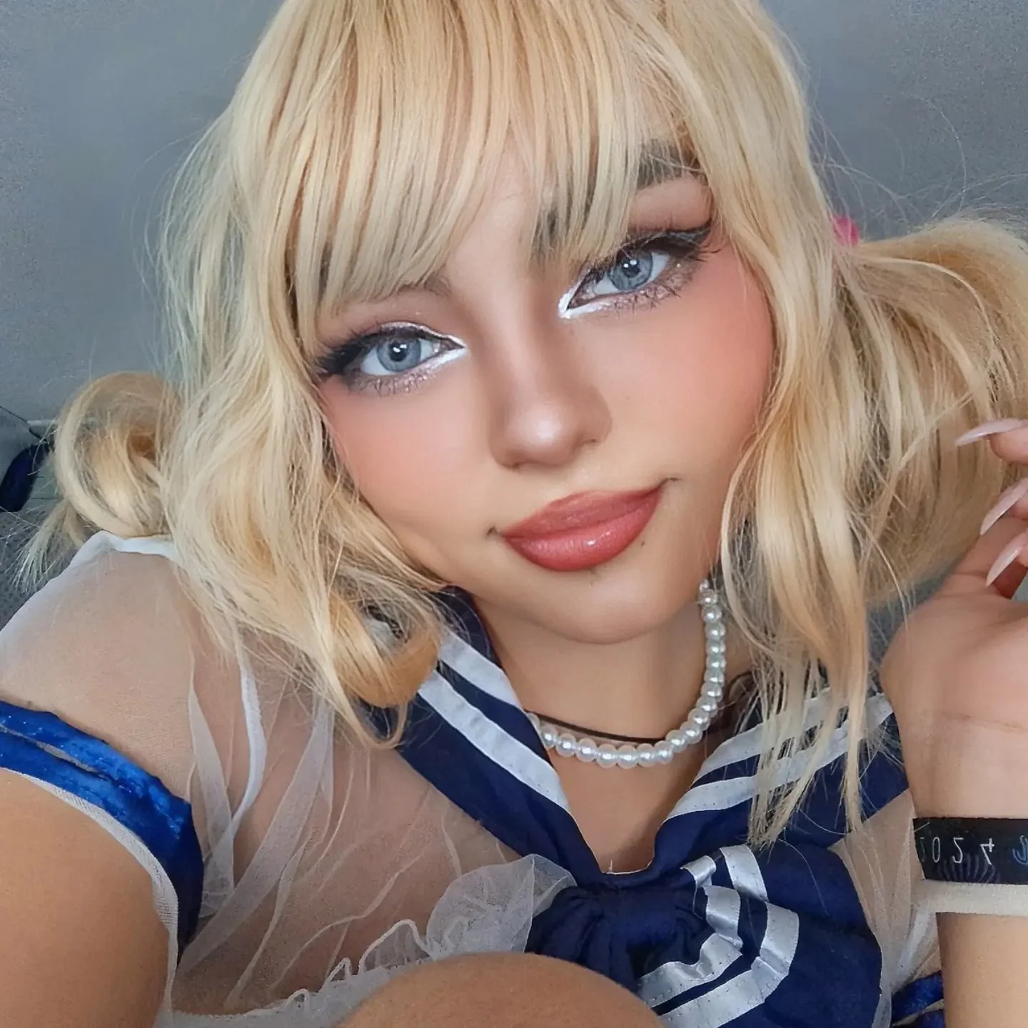 Would you rather I was naughty or nice? main image
