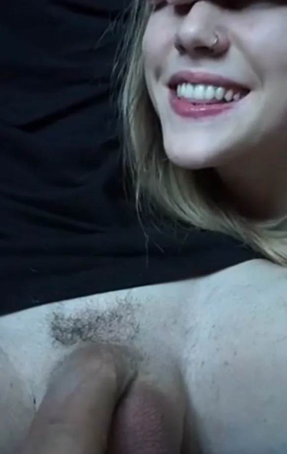 Pulsating BWC feeding blond teen mouth image 3