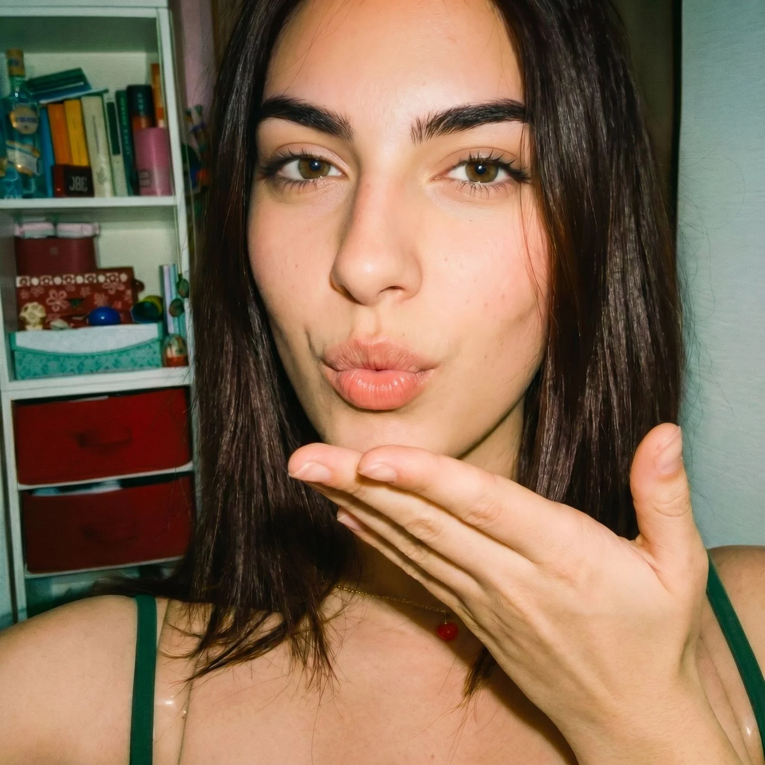 Italian teen backshots image 2