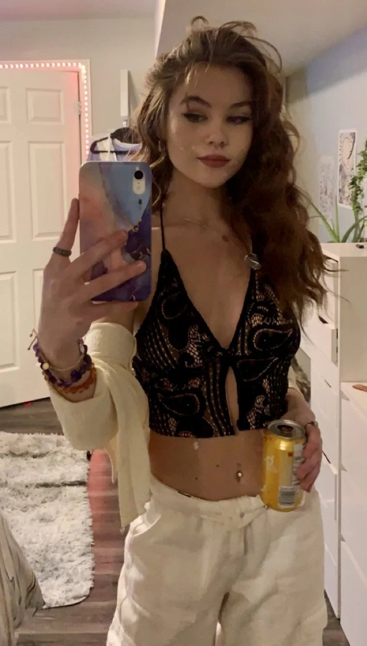 KYLA. Western University brunette slut has incredible lips image 4