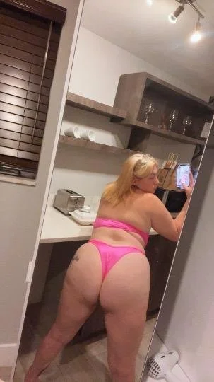 Bbw Snow bunny image 13