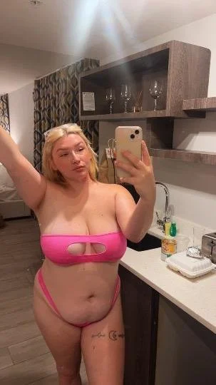 Bbw Snow bunny image 14