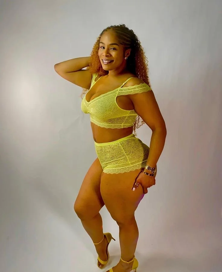 Jamaican 81 (thick milf) image 17
