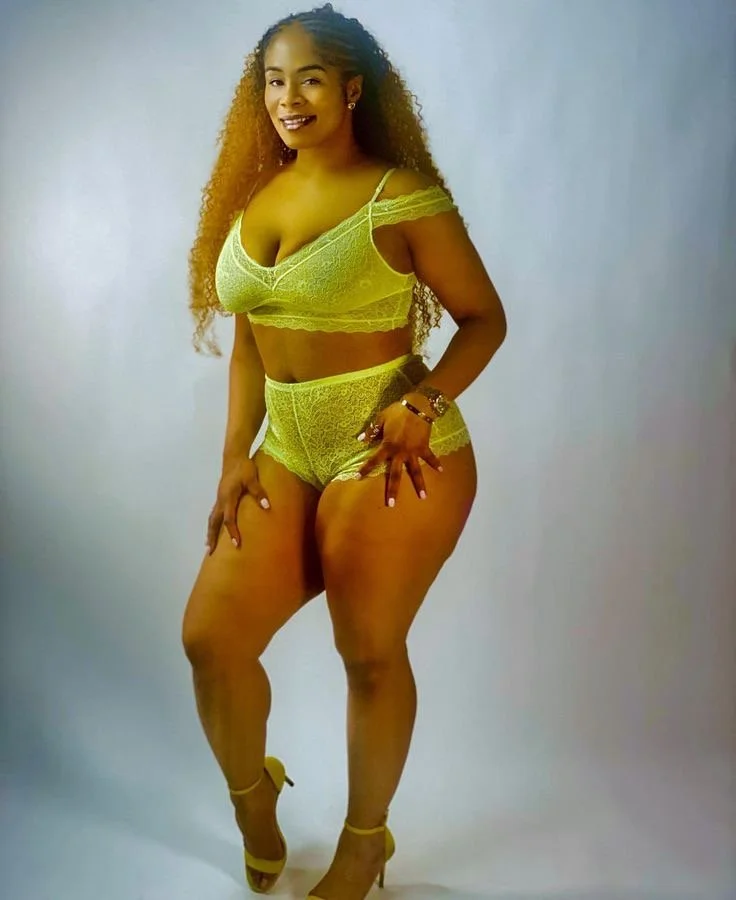 Jamaican 81 (thick milf) image 18