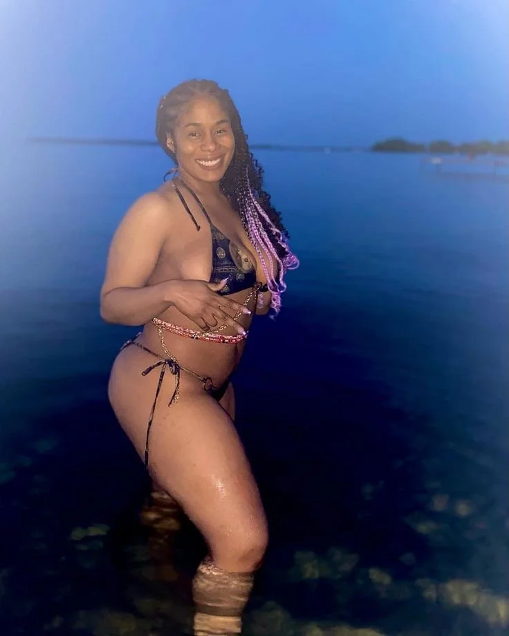 Jamaican 81 (thick milf) image 27