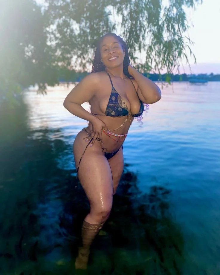 Jamaican 81 (thick milf) image 31