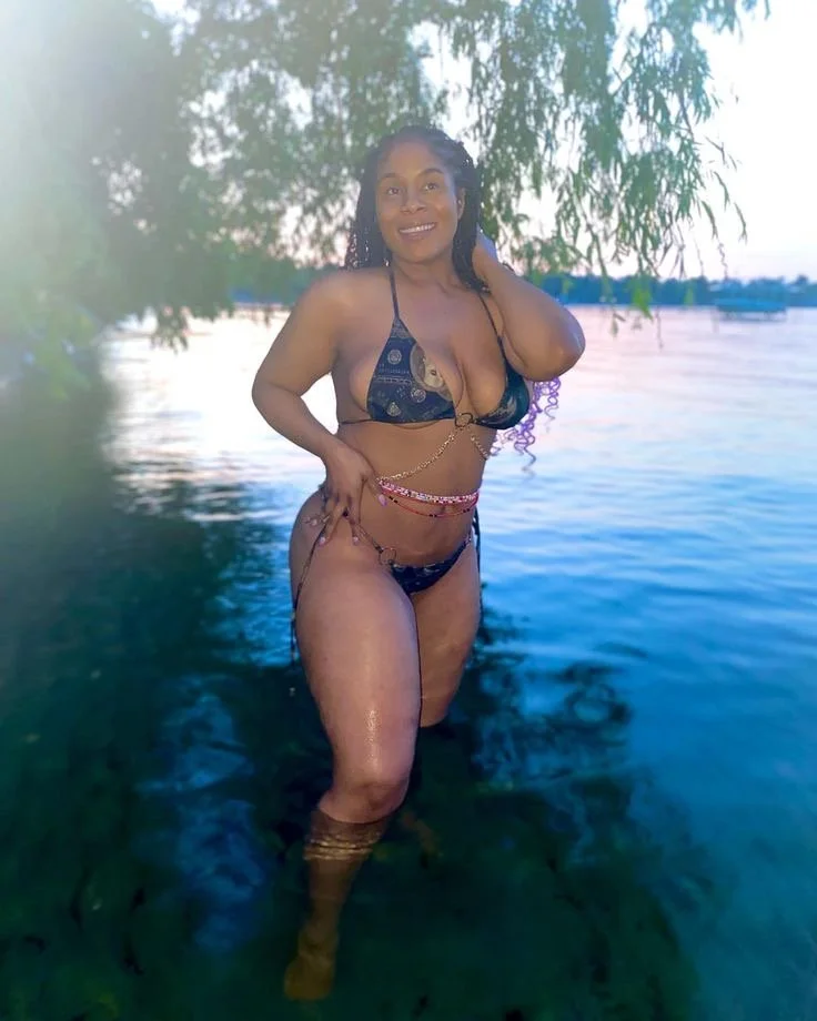 Jamaican 81 (thick milf) image 32