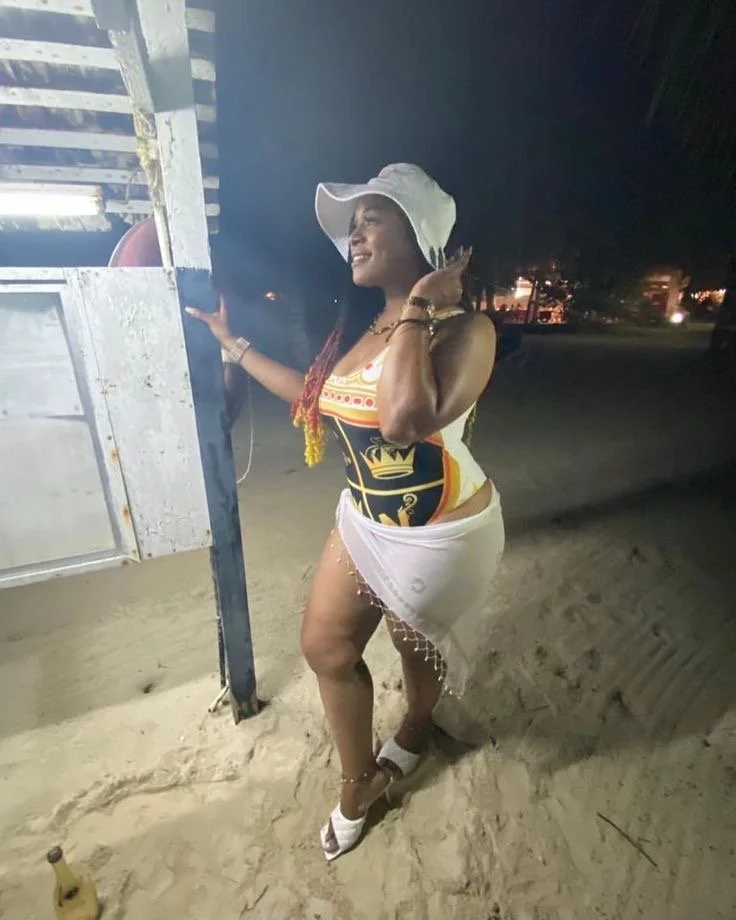 Jamaican 81 (thick milf) image 50
