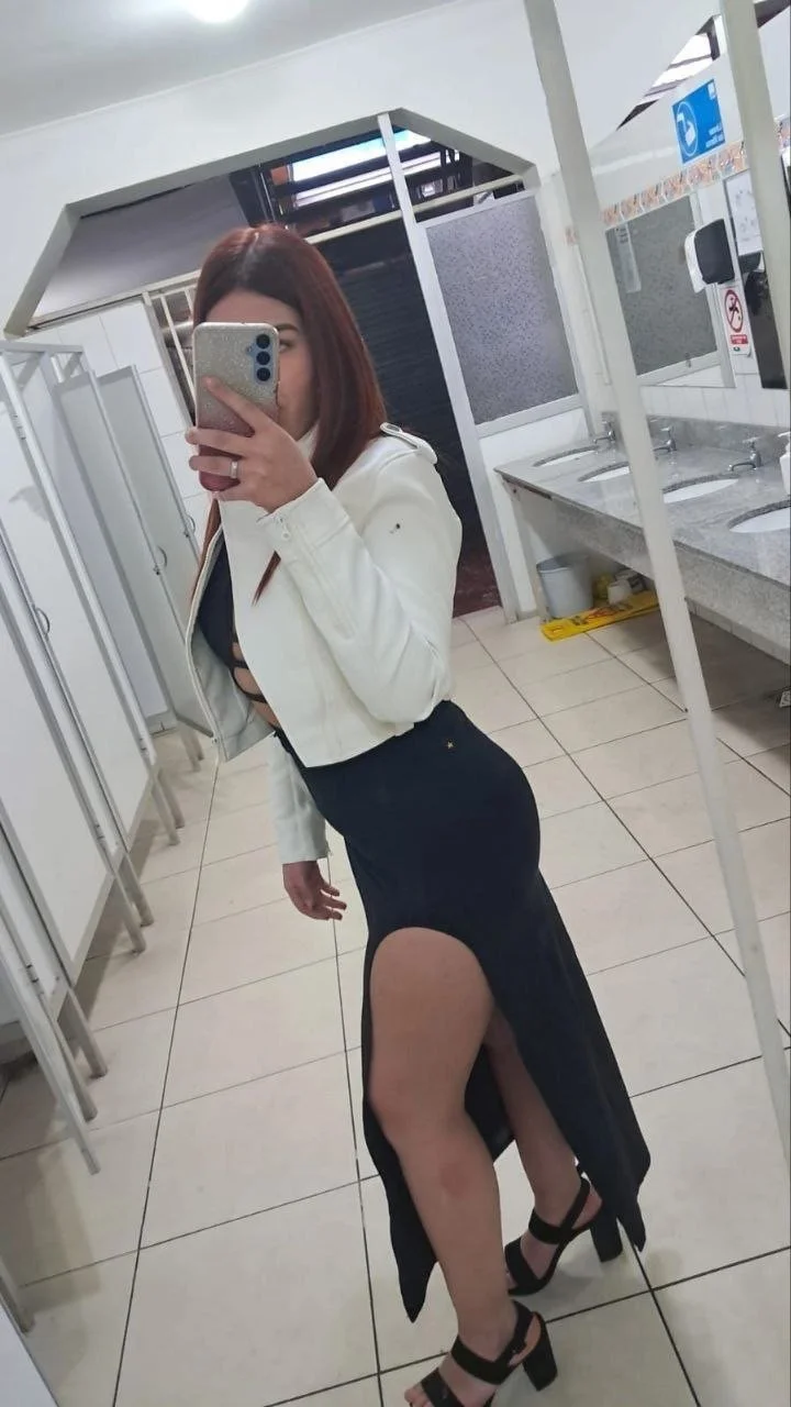 La zorra de Francisca Belen Guzman una perra chilena que es mamá soltera image 17