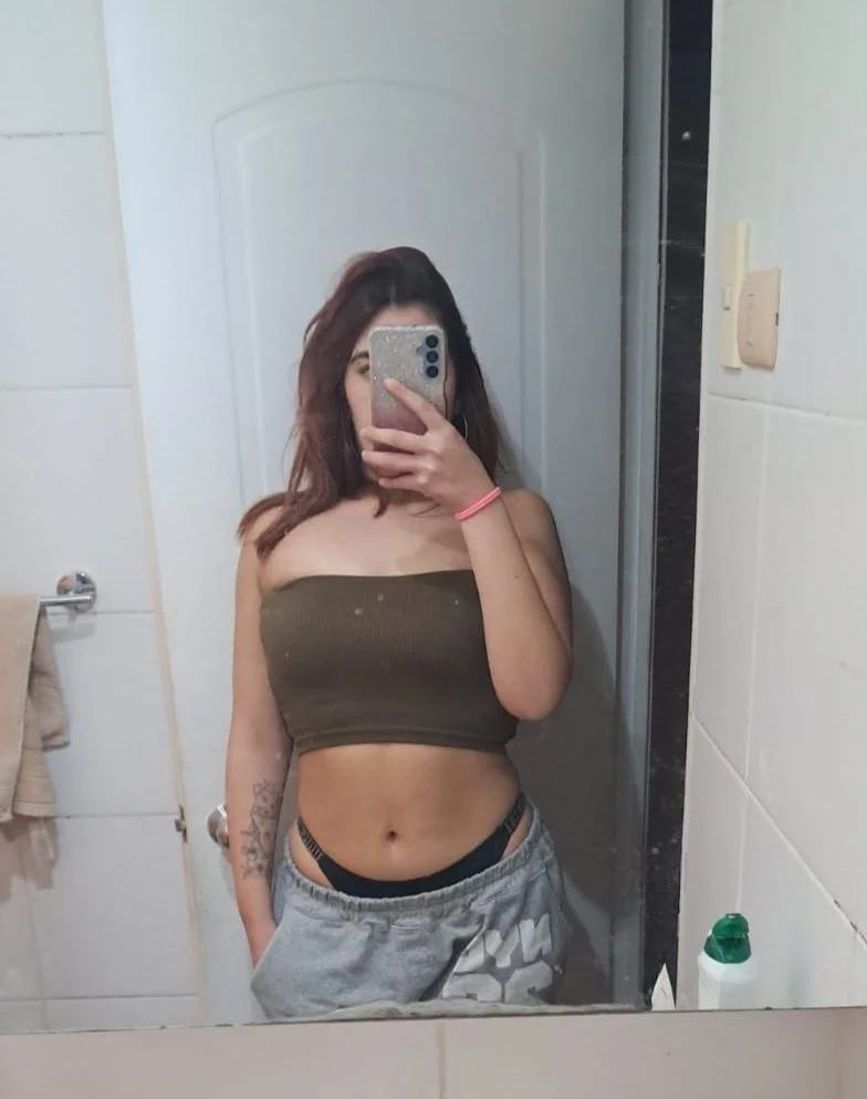 La zorra de Francisca Belen Guzman una perra chilena que es mamá soltera image 8
