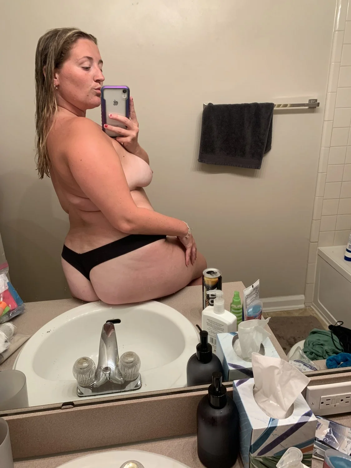 College guy convinced his former teacher to send him nudes image 5