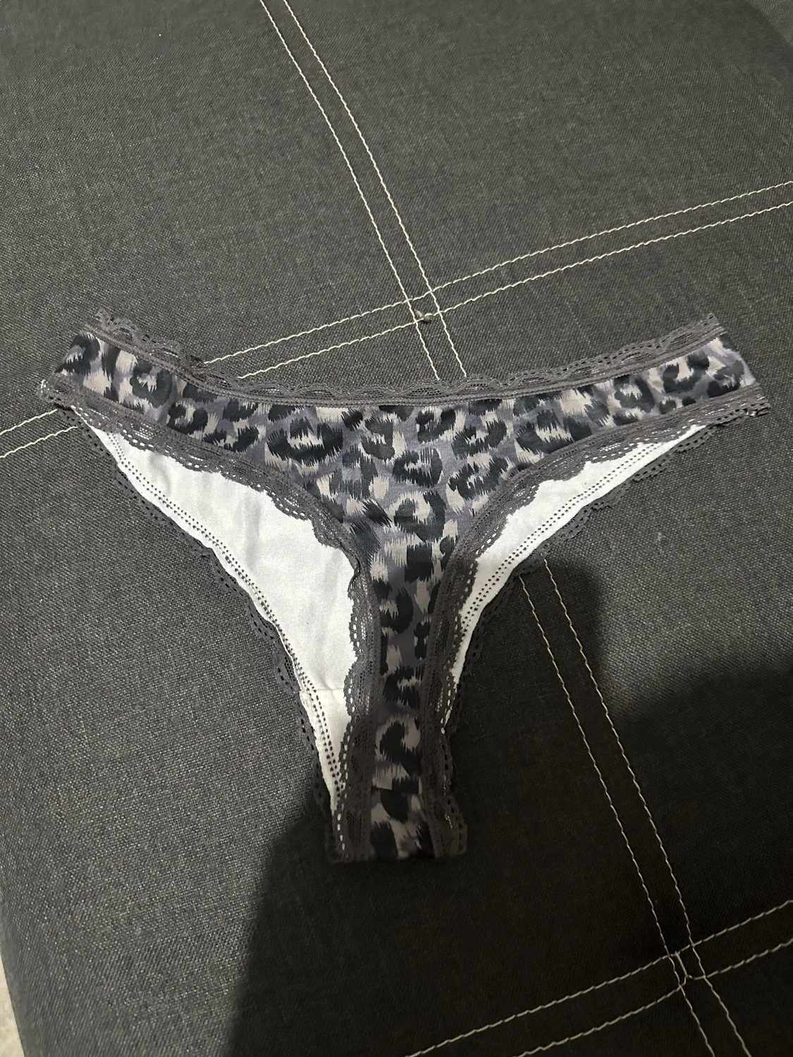 Tangas image 3
