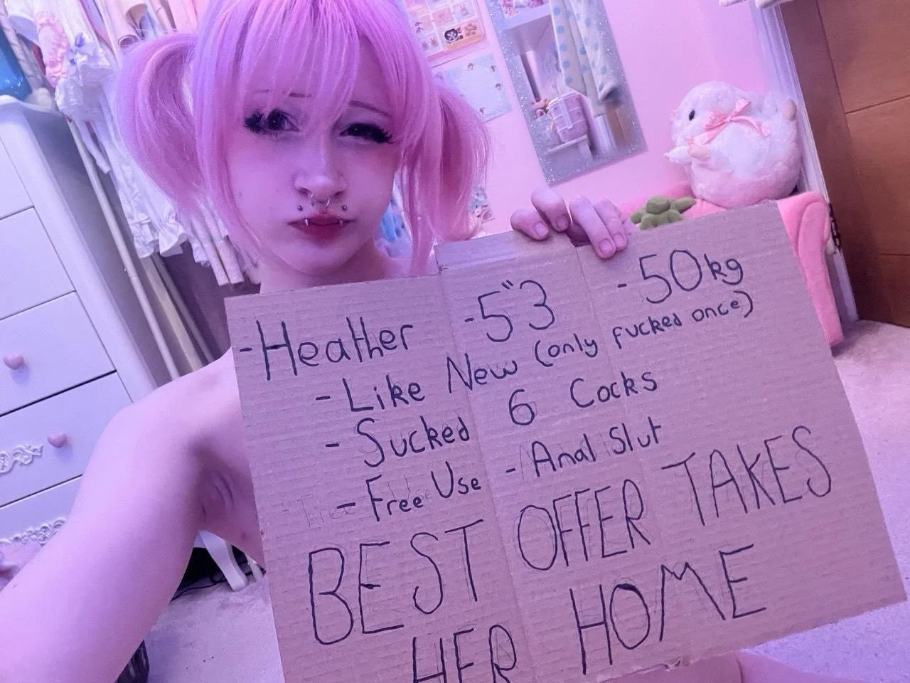 Pastel goth slut selling her body main image