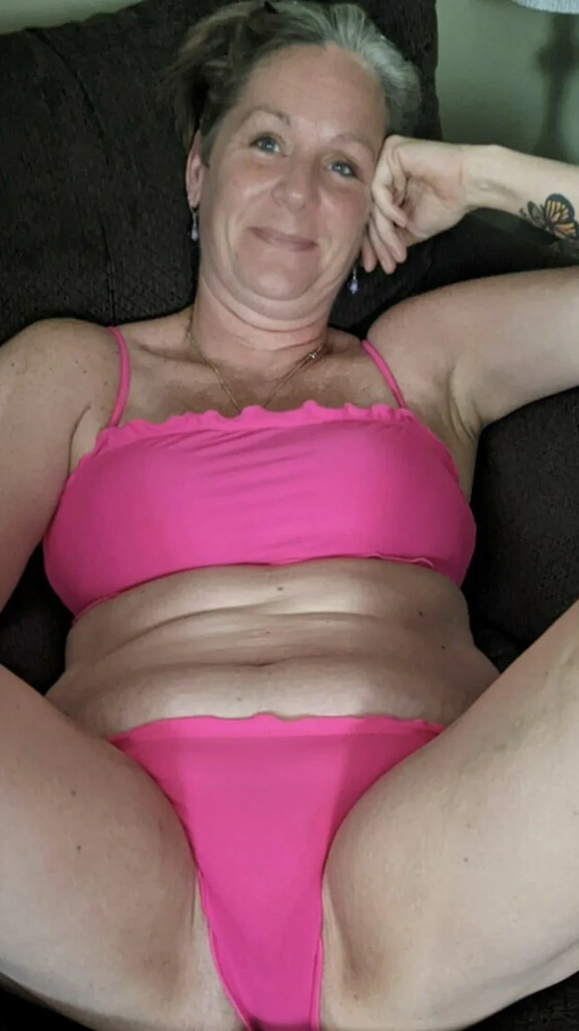 Pixie MILF tomboy. This whore likes to pump her cunt. So innocent looking tho 🤤🔥 image 24