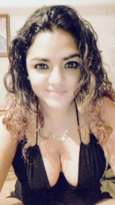 Hermosa Nena Universitaria de Sabrosas y Grandes Tetas 😋 y Culo 🤤 cover image