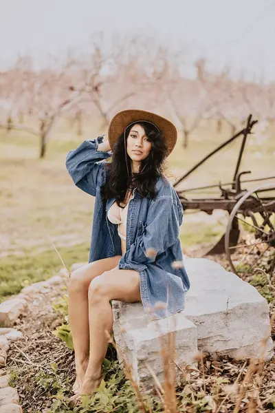 Farm girl boudoir cover image
