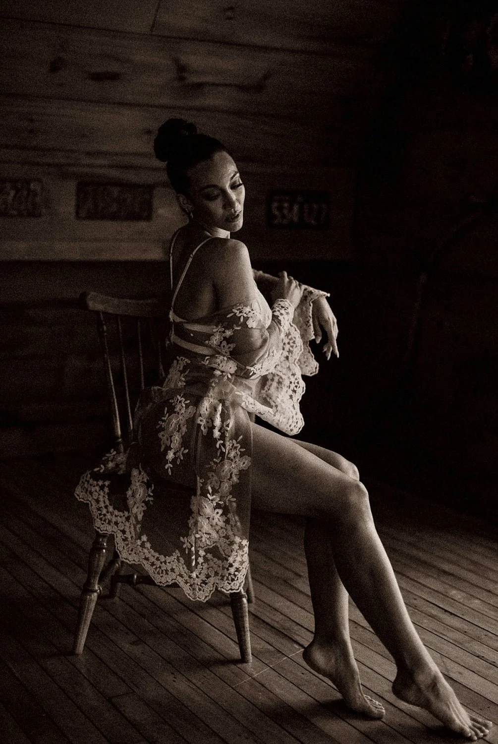 Farm girl boudoir image 24