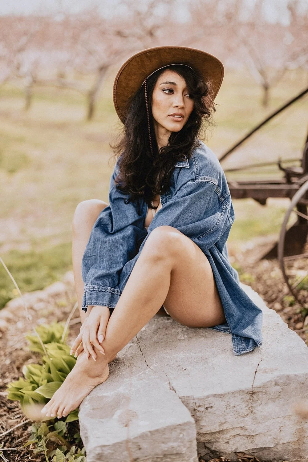 Farm girl boudoir image 4
