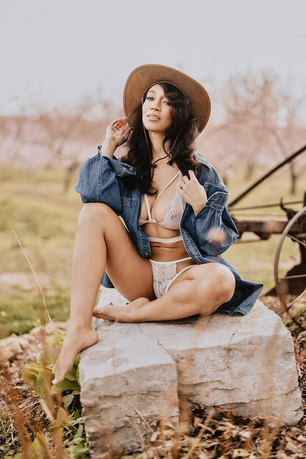 Farm girl boudoir image 6