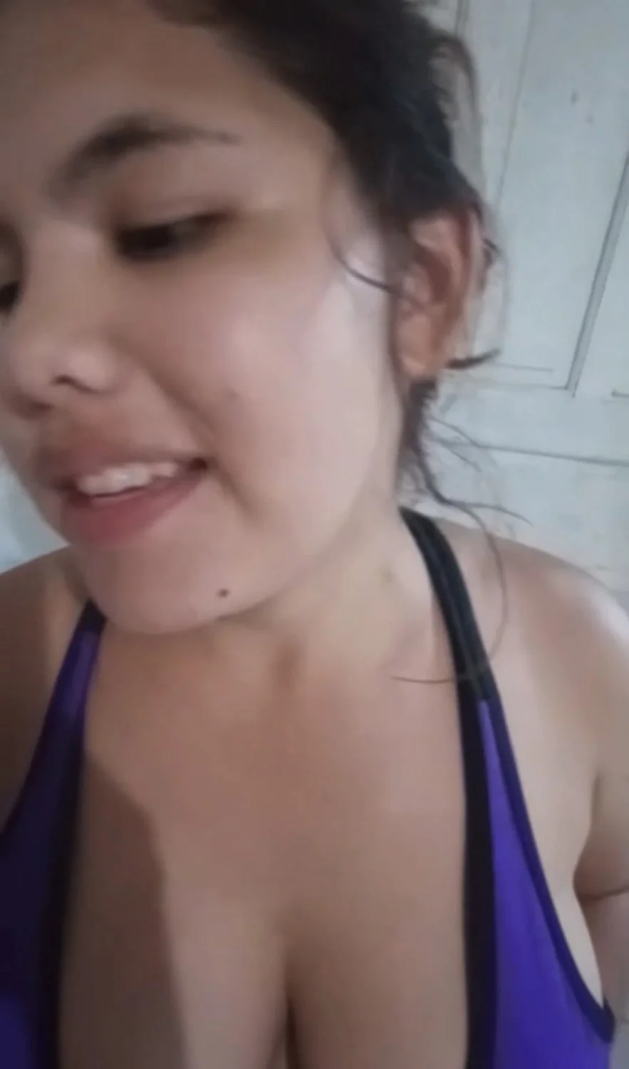 Noivinha safada gosta de chupar um cabeçudo e depois levar no cu gostoso main image