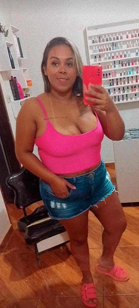 Gorda peituda, merece muita porra na cara e nos peitos. image 1