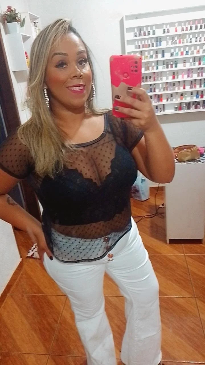 Gorda peituda, merece muita porra na cara e nos peitos. image 4