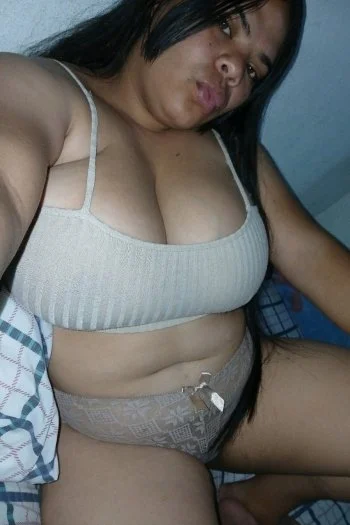 Amateur Karla From Venezuela With Colossal Tits & Beautiful Pussy main image