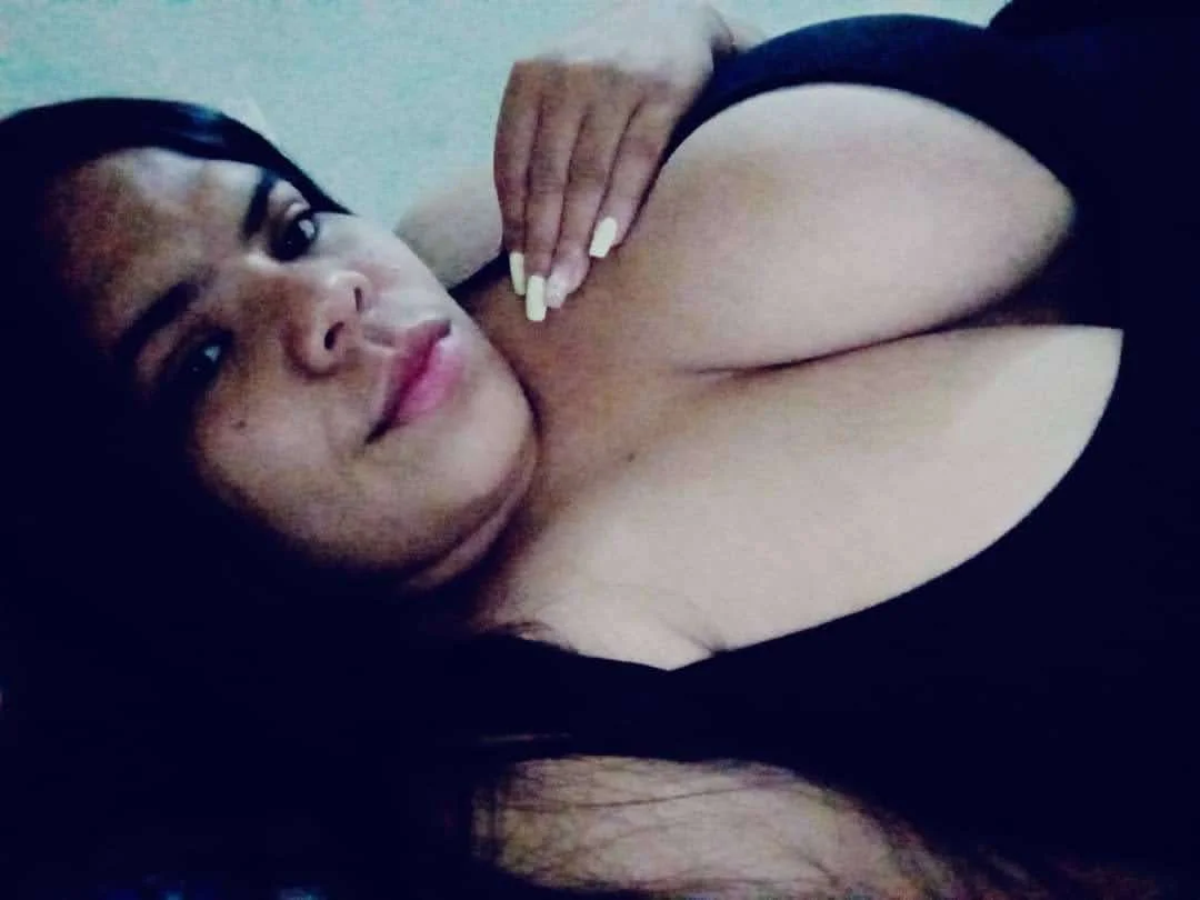 Amateur Karla From Venezuela With Colossal Tits & Beautiful Pussy image 10
