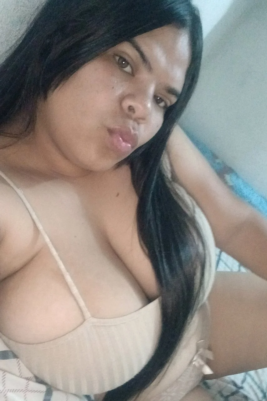 Amateur Karla From Venezuela With Colossal Tits & Beautiful Pussy image 6