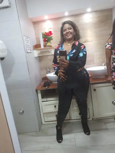 Bien arrecha esta madurita 😛 cover image