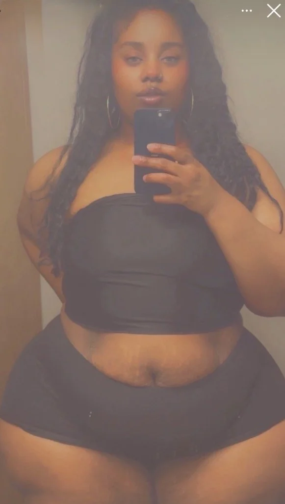 My pretty big booty bitch😍 image 7