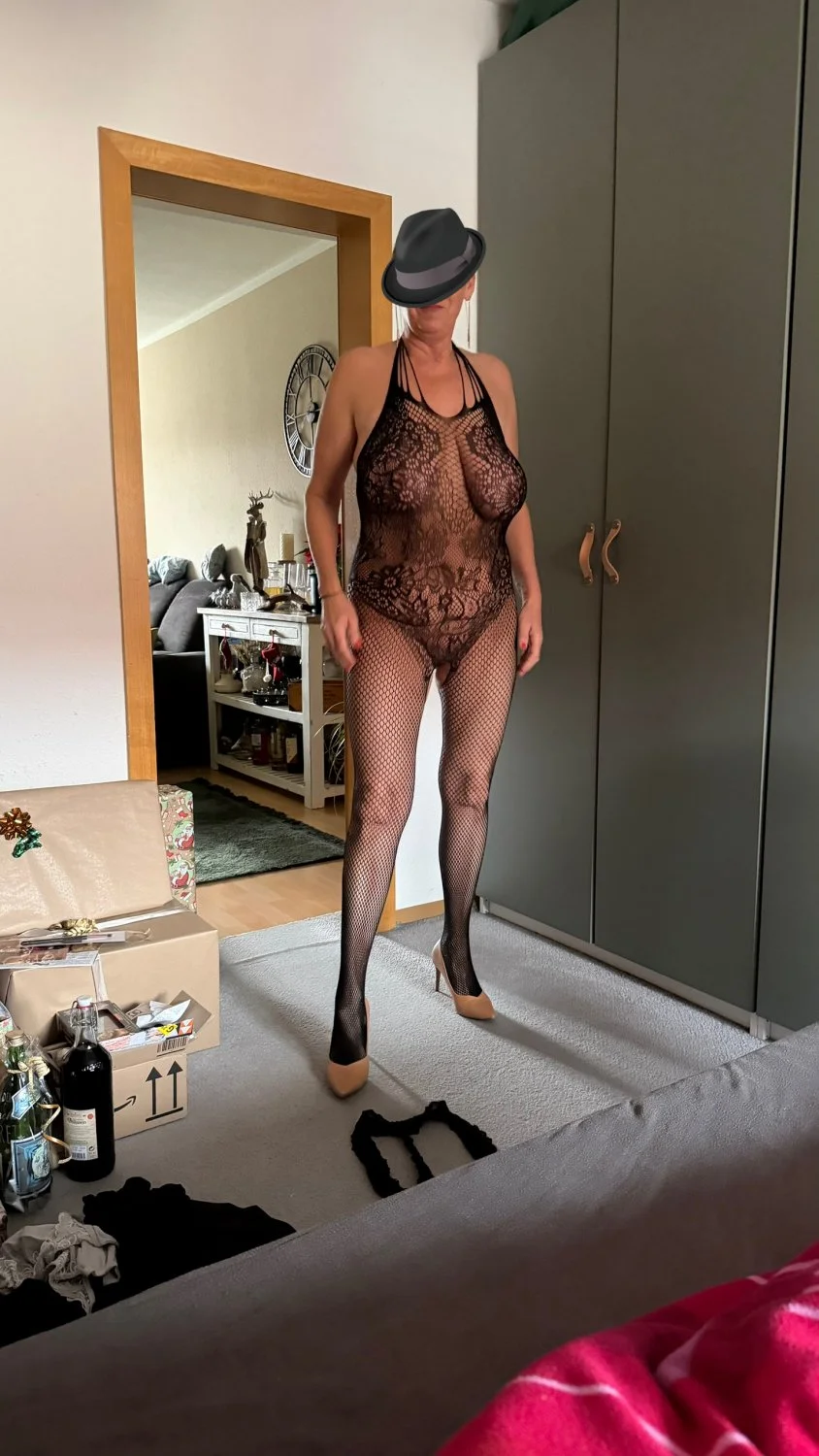 Mature in action image 5