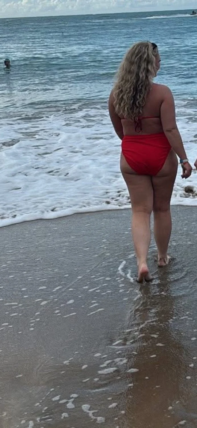 Sexy Philly chick image 16