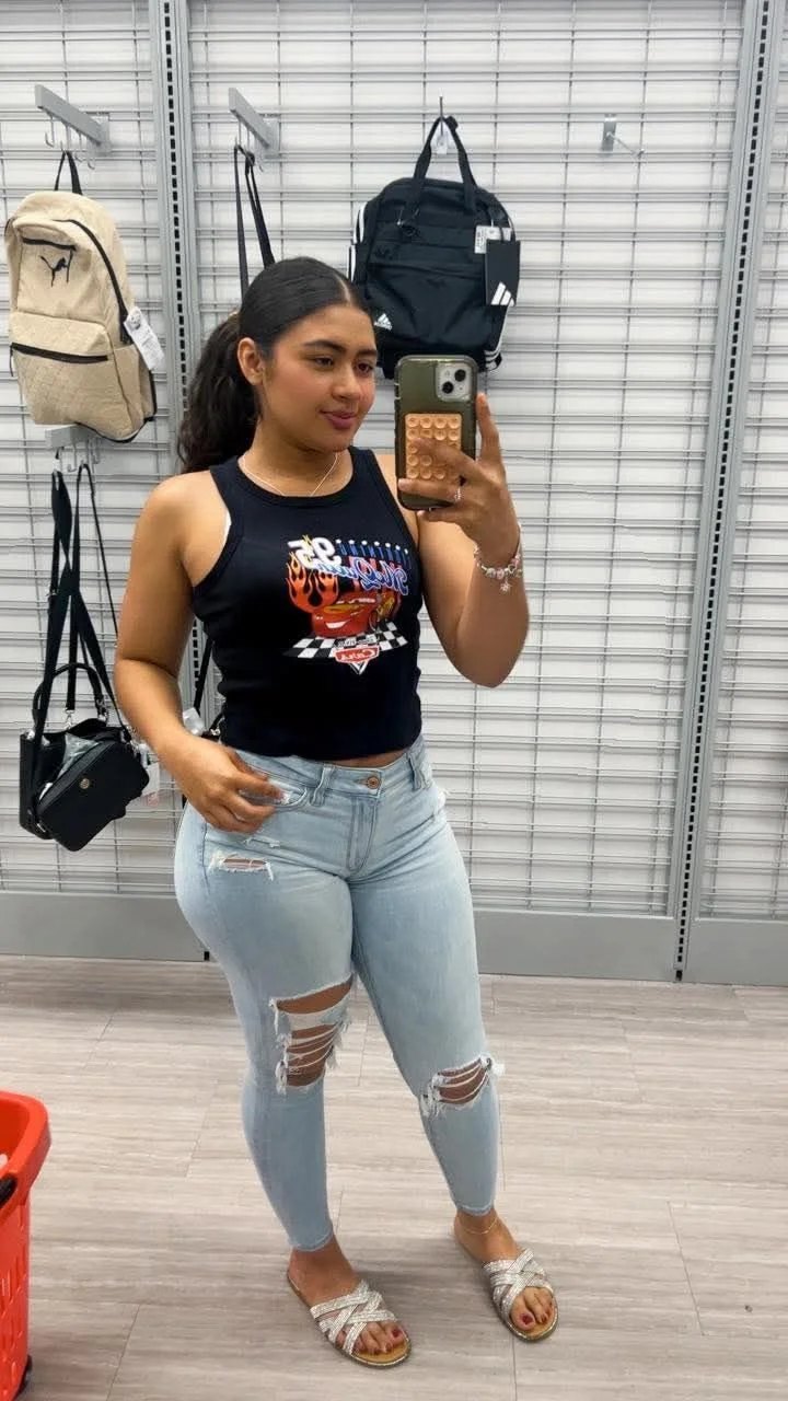 Fat ass Latina milf is a bored housewife image 17