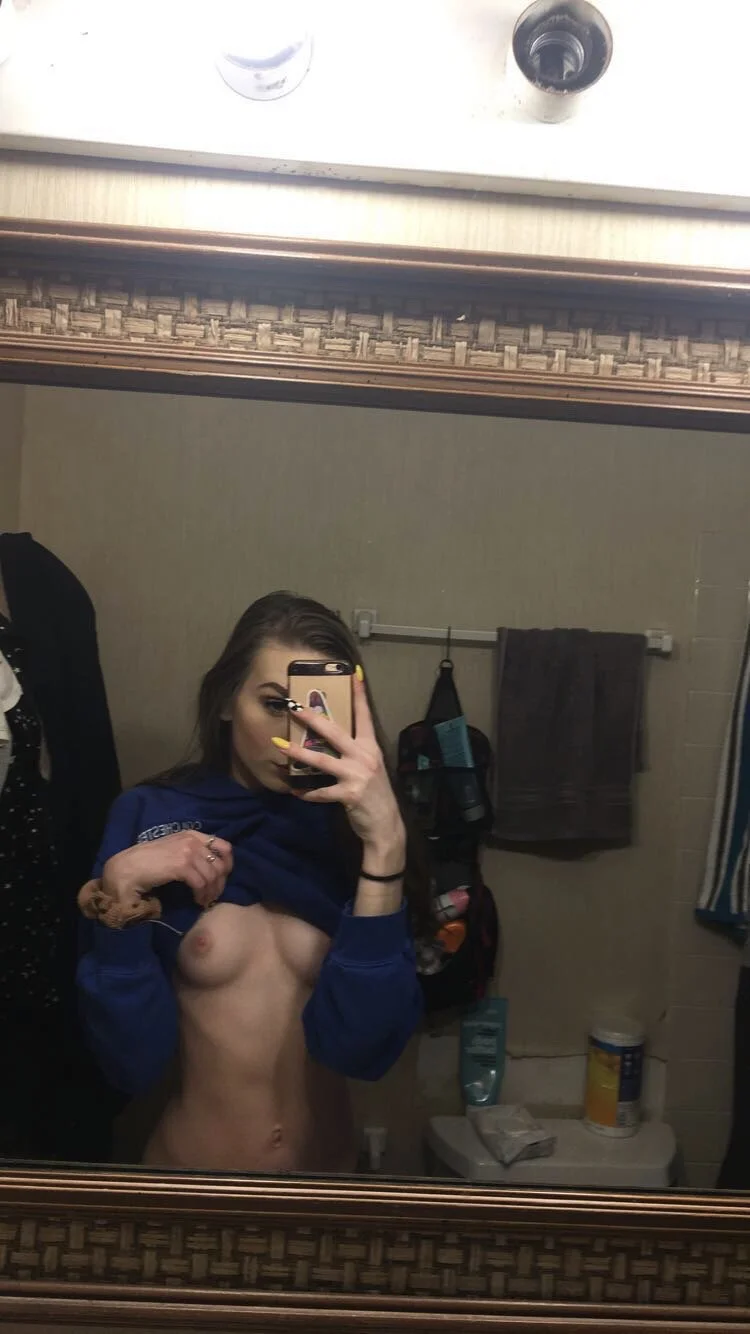 Nudes image 2