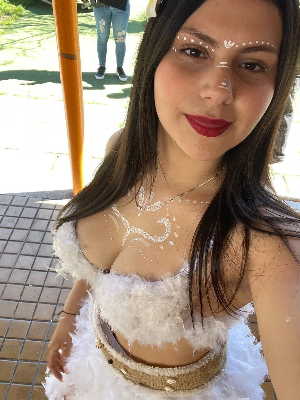 Sexy putita chilena le gusta enseñar el culo image 4
