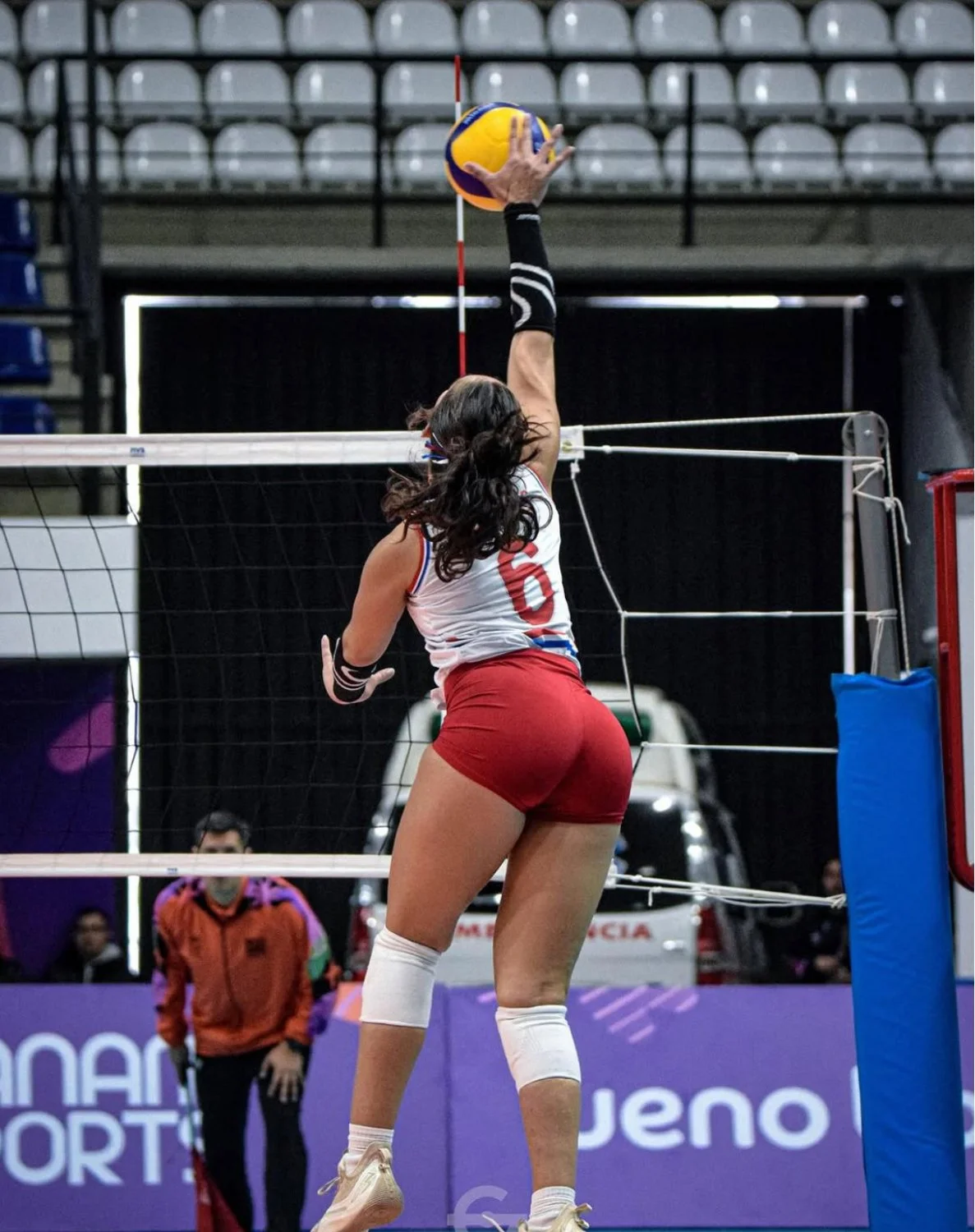 Jugadora de voley sofi paredes paraguaya culona image 24