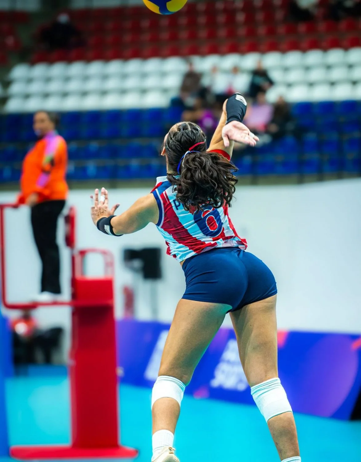 Jugadora de voley sofi paredes paraguaya culona image 25