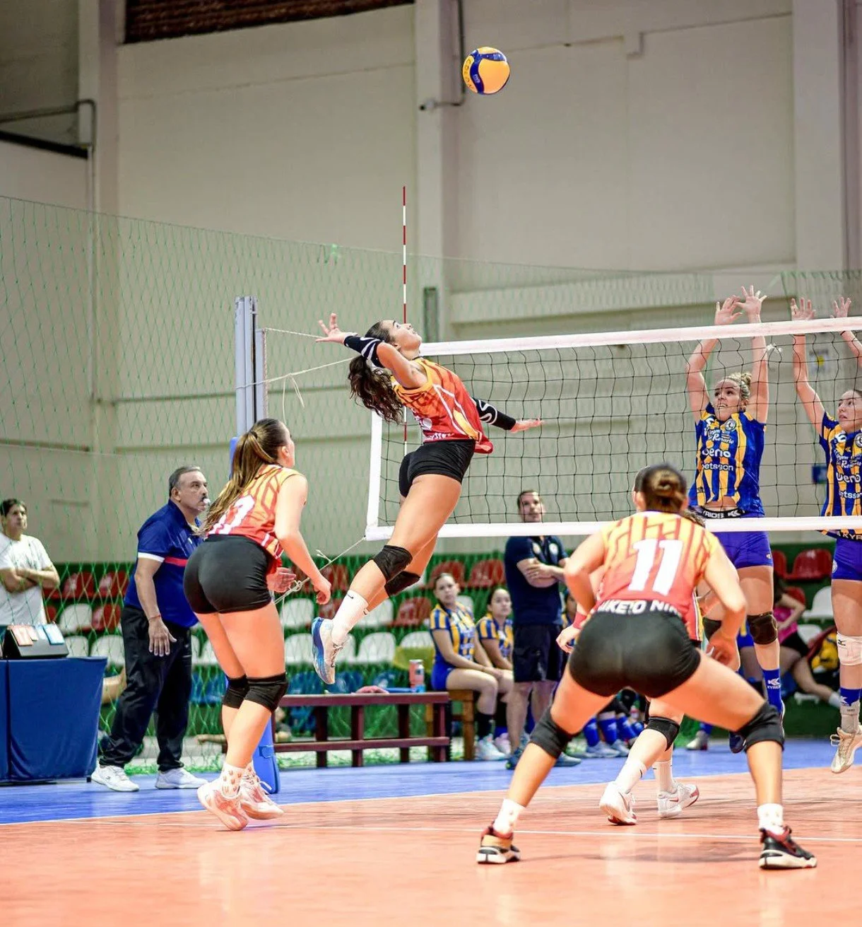 Jugadora de voley sofi paredes paraguaya culona image 33