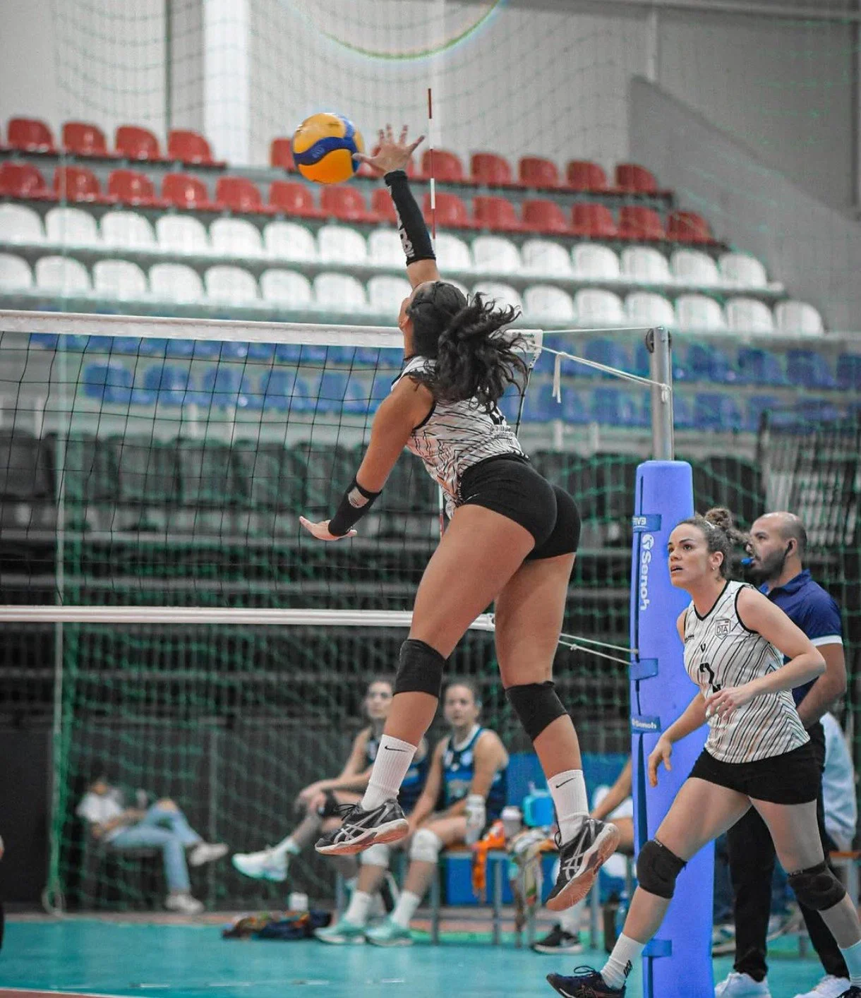 Jugadora de voley sofi paredes paraguaya culona image 35